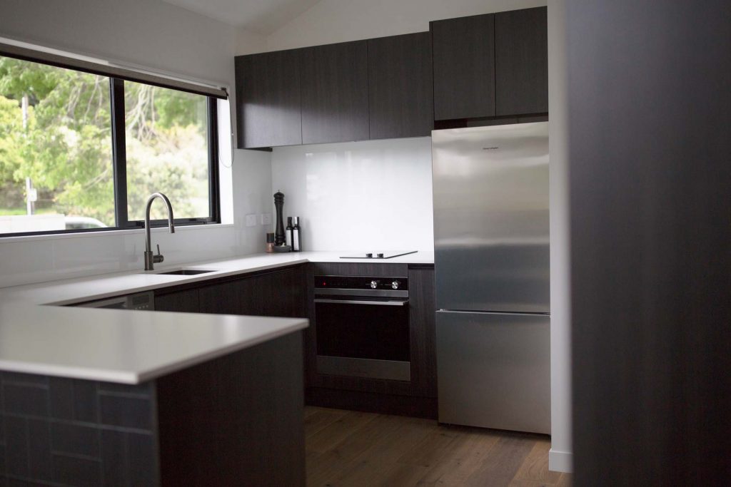Kitchens-By-John-Prosser-New-Builds-Modern-Renovations-Winefield-Dark-Wood-White-Bench